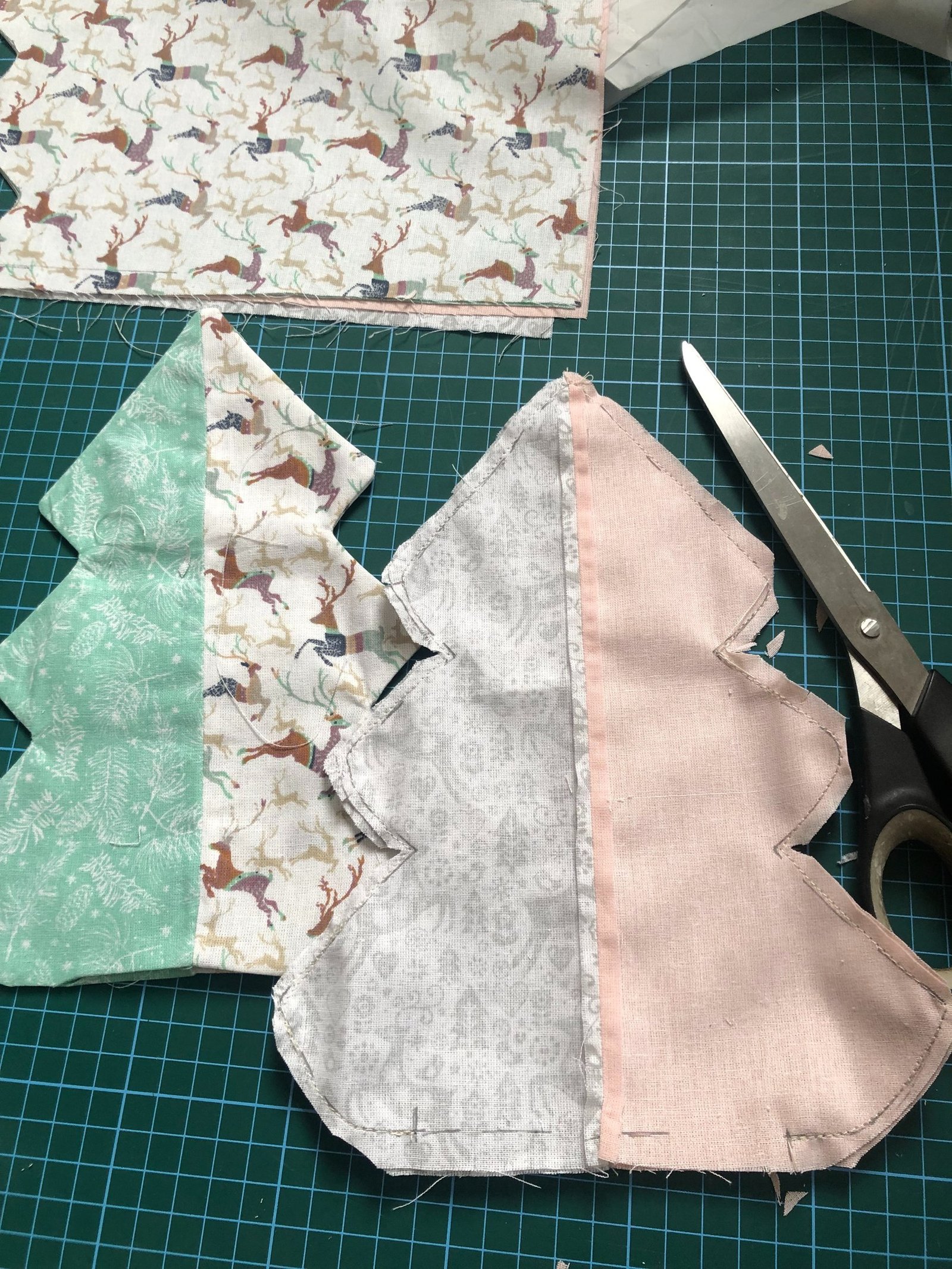 img_4108-YKbaXWw7MjfEeK8P 3D Christmas Tree – Table Decoration Sewing Pattern - Image 2